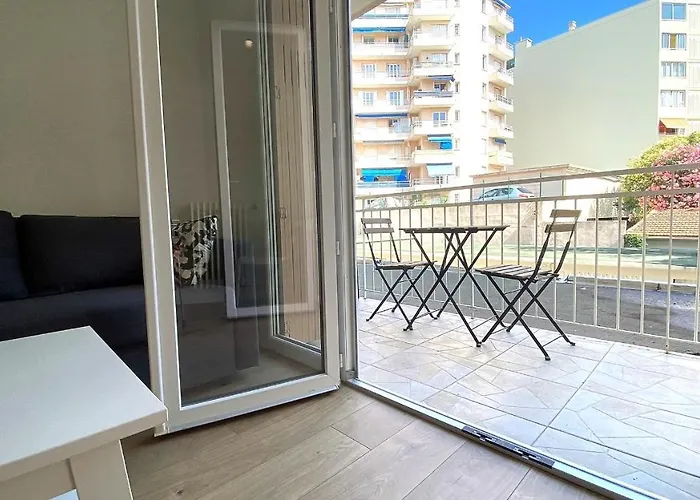 Marie Antoinette - Appartement 2 Chambres, Centre Ville, Terrasse, Moderne